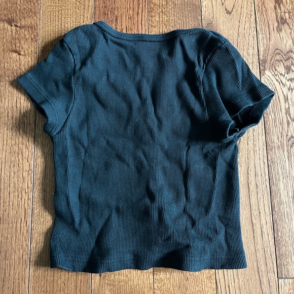 Button down black crop top - Picture 2 of 2